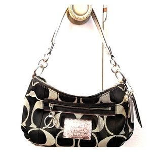 Small Coach purse with detachable shoulder strap